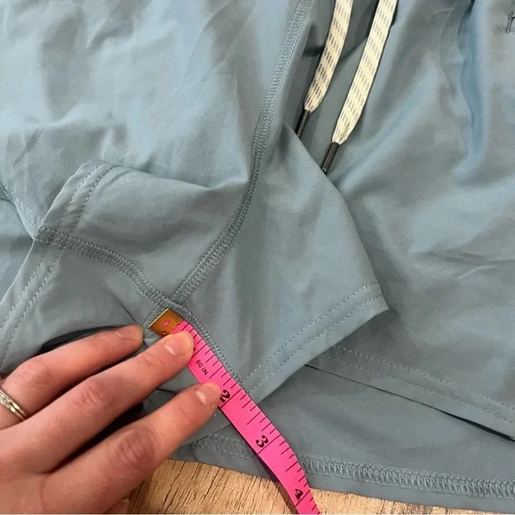 NWT Vuori Clementine Short in Shade Blue - Picture 10 of 11